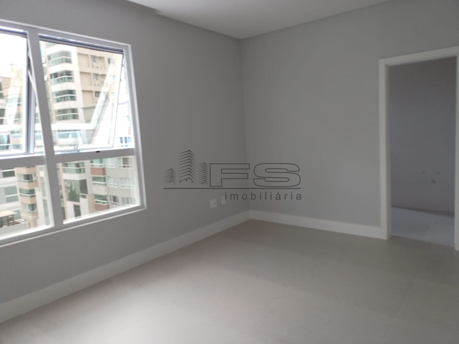 V10060 - El Elyon Residence, 3 suítes, Meia Praia, Itapema.