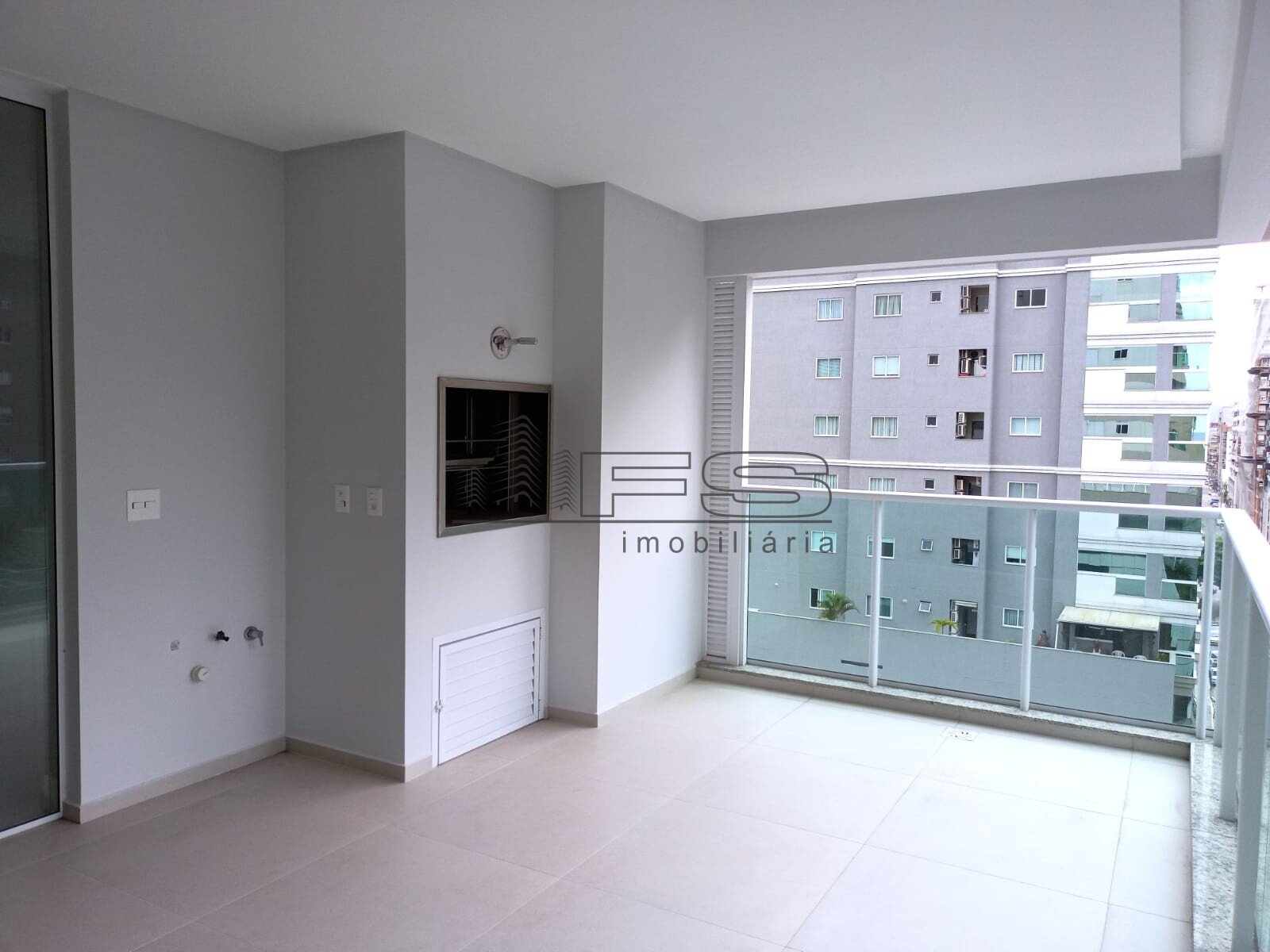 V10060 - El Elyon Residence, 3 suítes, Meia Praia, Itapema.
