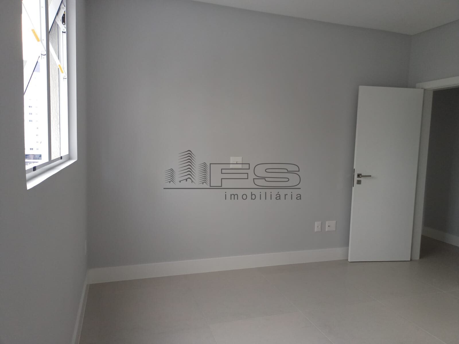 V10060 - El Elyon Residence, 3 suítes, Meia Praia, Itapema.
