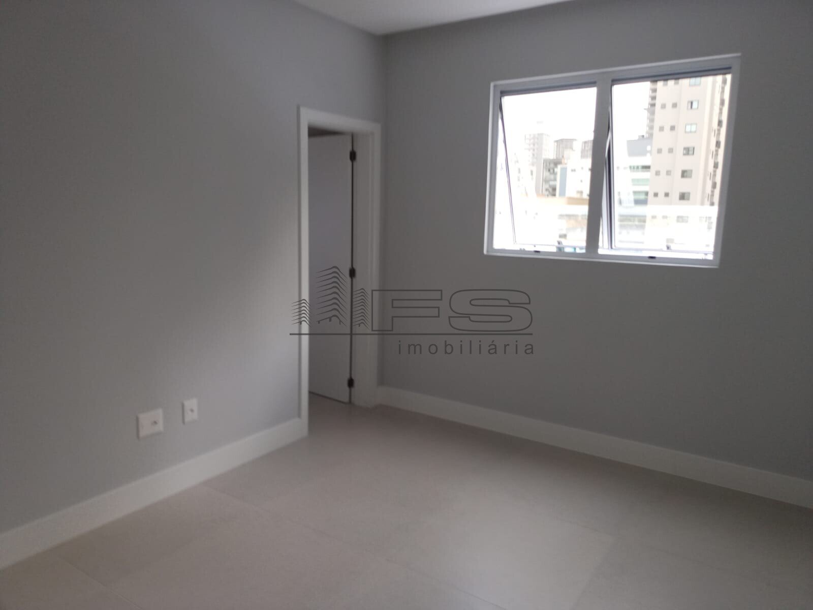 V10060 - El Elyon Residence, 3 suítes, Meia Praia, Itapema.
