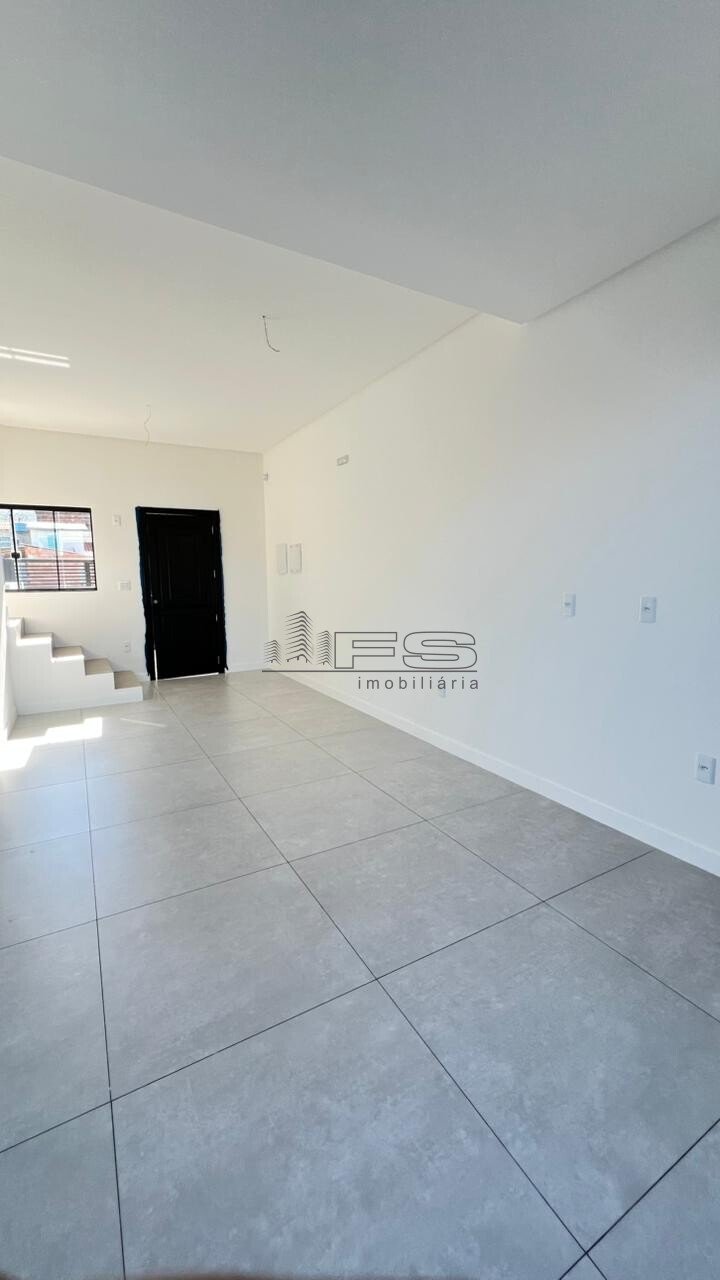 V10073 - Sobrado Geminado, 2 suítes, Morretes, Itapema