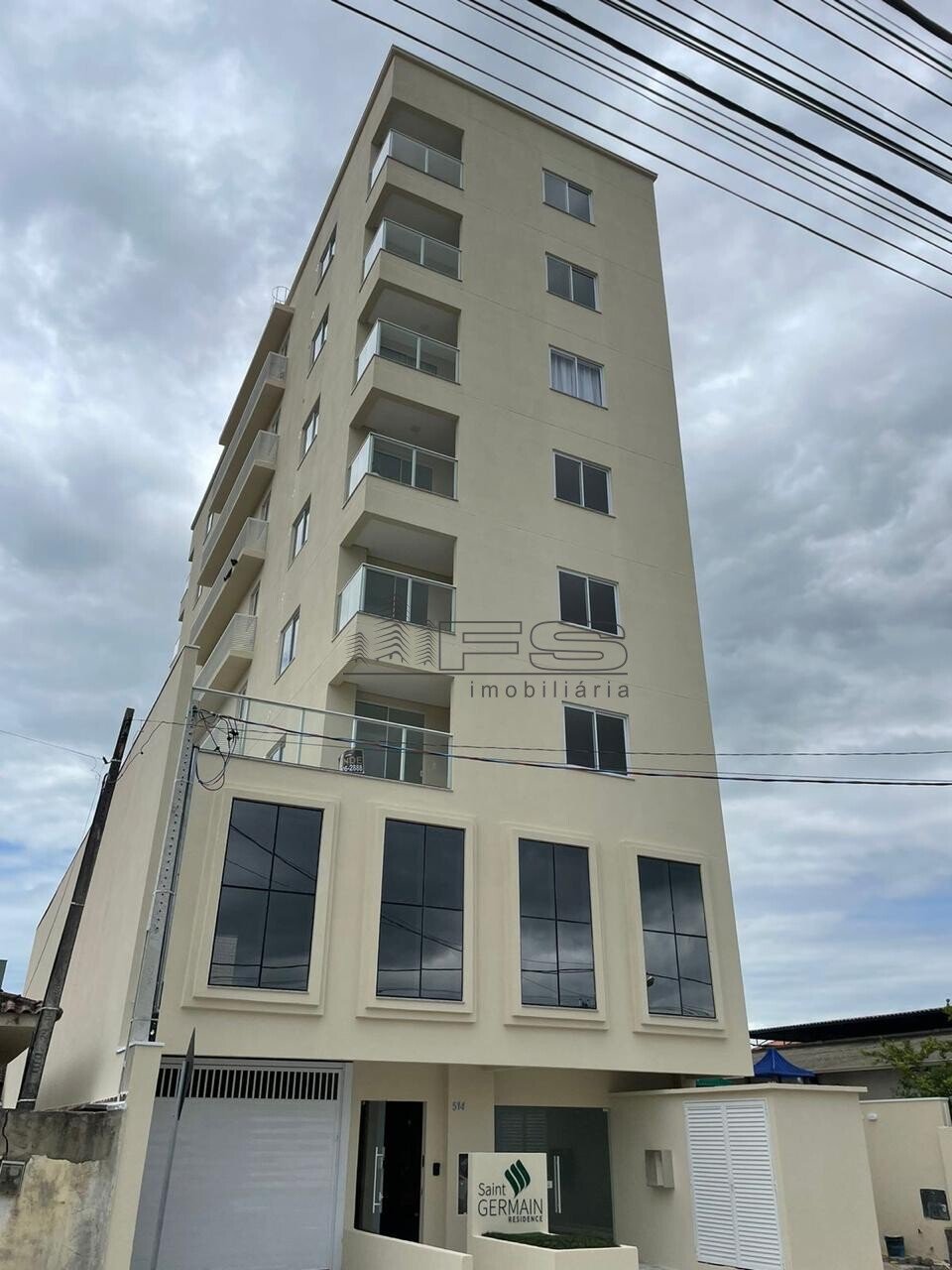 V4593 - Saint Germain, 2 suítes, Perequê, Porto Belo