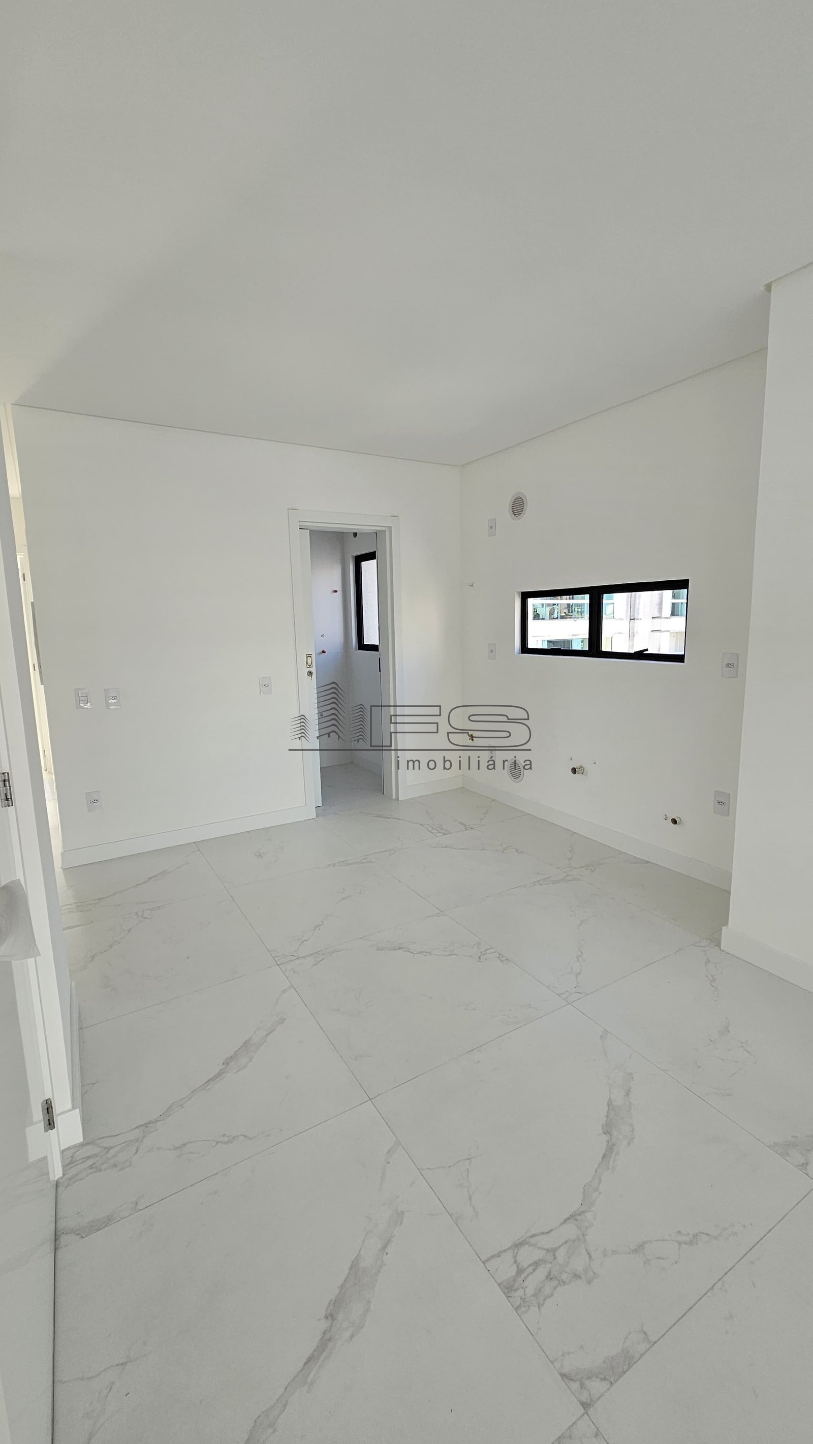 4988 - Cartago, 3 dormitórios, Meia Praia, Itapema