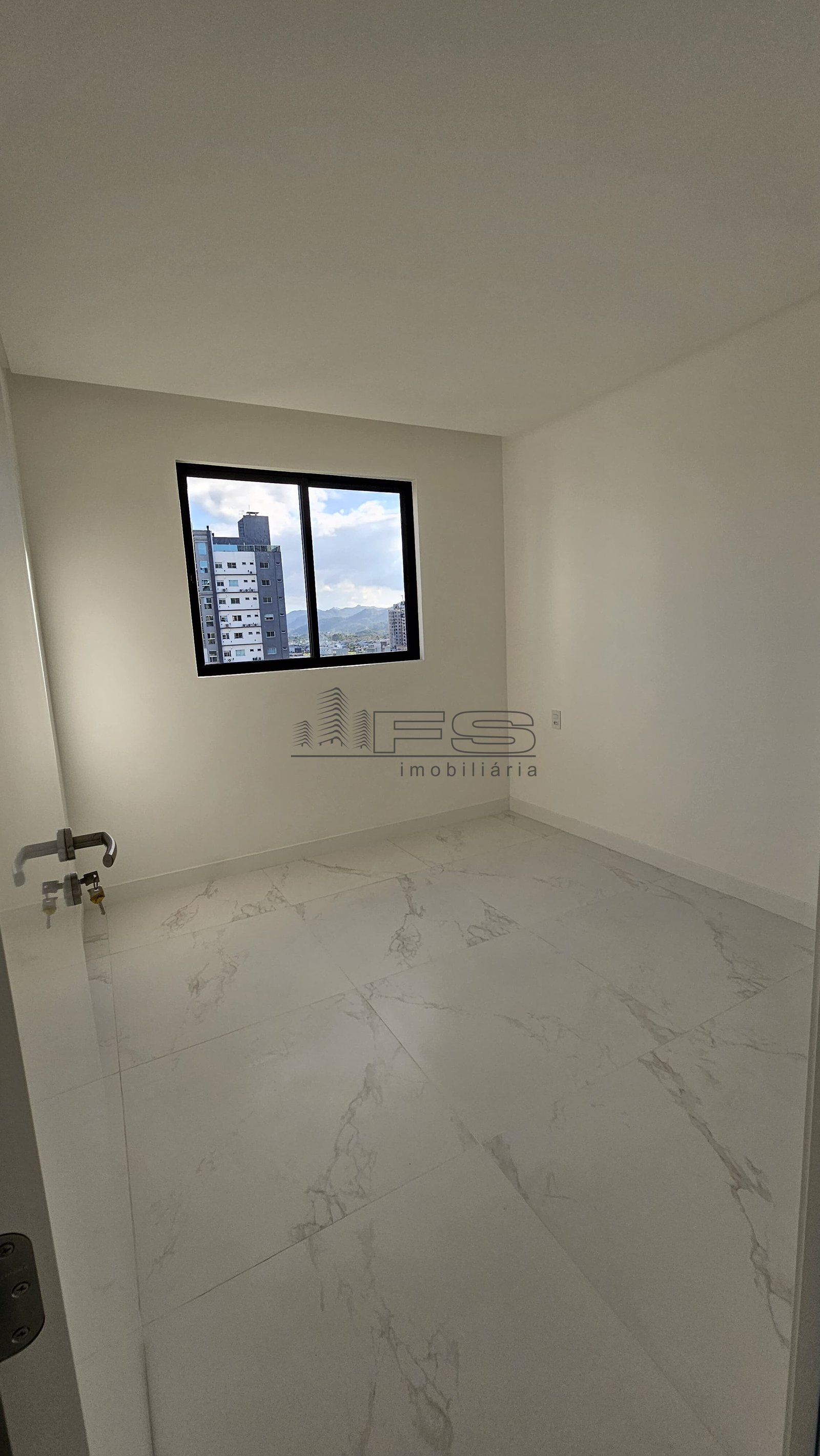 4988 - Cartago, 3 dormitórios, Meia Praia, Itapema